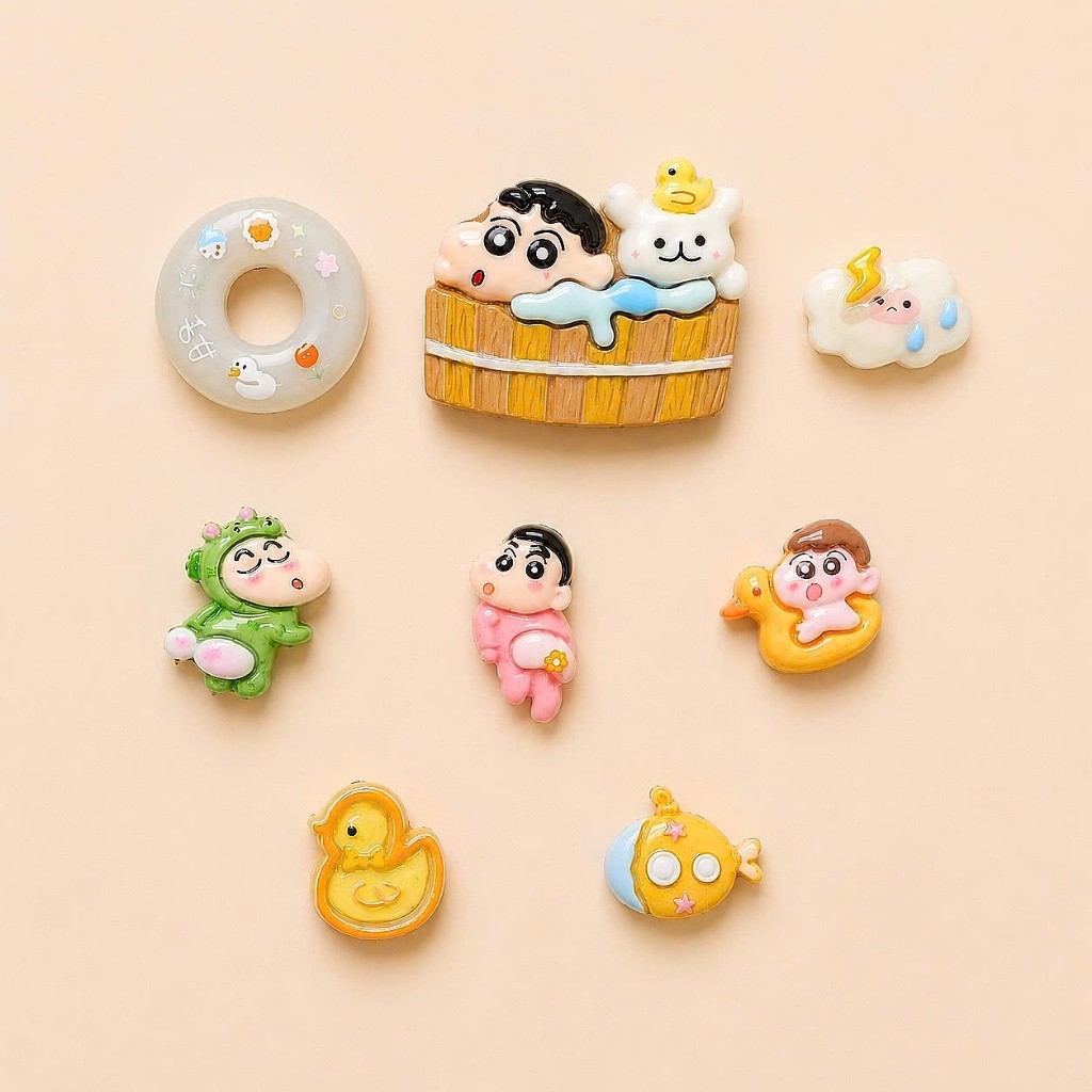 [ĐỘC QUYỀN] Set Charm Shin Chan Đi SPA Tắm Bồn Gỗ Kawaii Cao Cấp, Vịt Vàng Thư Giãn Siêu Dễ Thương🏆