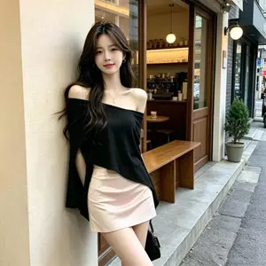Tính khí Yujie Váy ngắn đeo vai màu đen Slanted Bộ đồ mùa hè Phong cách mới Slimmer Look Two @