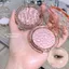Dập nổi kim cương có độ bóng cao Nhấp nháy mịn Ngọc trai kim cương lấp lánh bột mặt xương đòn làm sáng da tự nhiên ba chiều