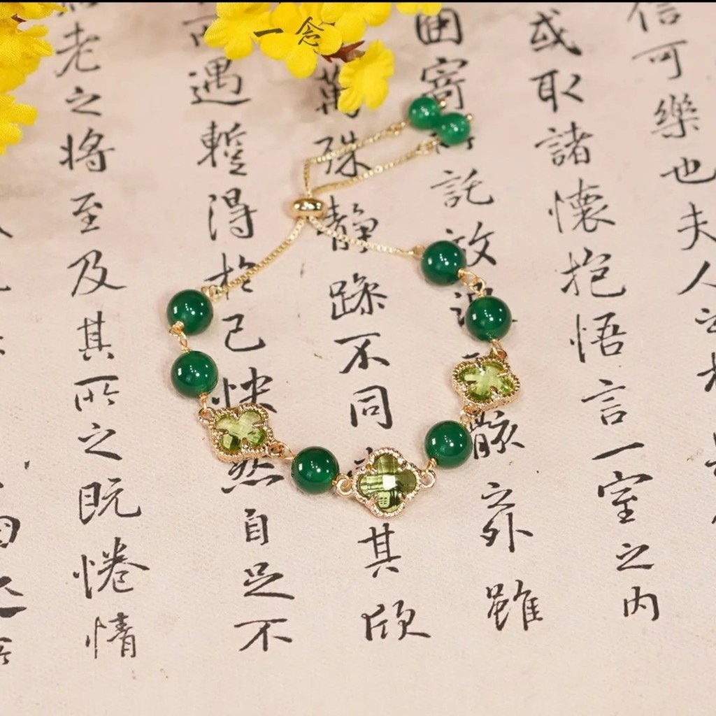 Vòng tay nữ cỏ bốn lá may mắn chalcedony màu xanh lá cây