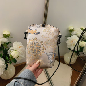 Quốc Gia Hợp Thời Trang Phong Cách Mới Túi Điện Thoại Di Động Cảm Giác Phù Hợp Với Phong Cách Quốc Gia Hanfu Phù Hợp Với Niche Thiết Kế Mới Phong Cách Trung Hoa Túi Nhỏ Thêu Ngựa