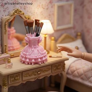 [ARTYY] 1 Bộ 1 / 12 Nhà Búp Bê Mô Phỏng Thu Nhỏ Váy Khiêu Vũ Mô Hình Bàn Chải Trang Điểm Cho Thế Giới Mini Đồ Trang Trí Và Trang Trí Quà Tặng BÁN HOT