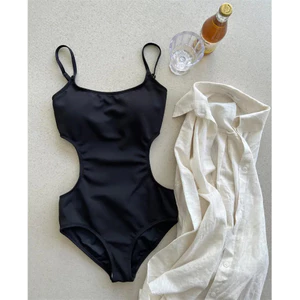 Áo yếm Skinny gợi cảm, đồ bơi và phong cách Bikini