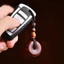 Móc khóa khóa khóa an toàn bằng gỗ đàn hương màu đỏ - Hạt họa tiết đám mây được chạm khắc bằng tay - Dây bện bền