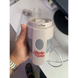 Máy Xay Sinh Tố Shake N Take 2 Cốc Cầm Tay Hoạt Động Tốt Xay Sinh Tố Trái Cây Mini