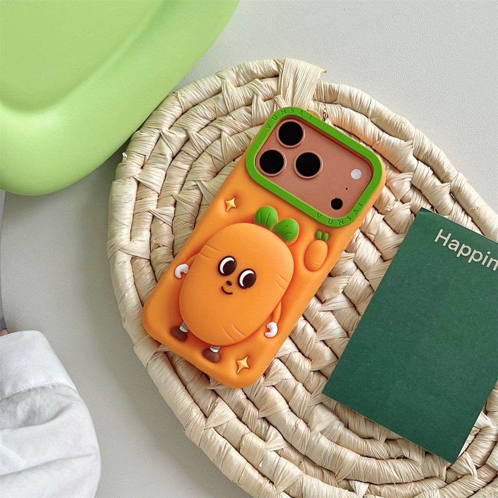 Thích hợp cho Apple 17Promax Phim Hoạt Hình Đứng Cà Rốt Dễ Thương iPhone16 / 15 / 14 Vỏ Điện Thoại Silicon 13PM