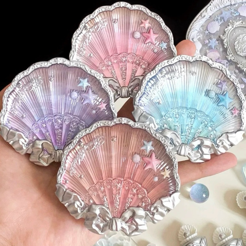 Phấn Má Flower Knows Shell Blush – Vỏ sò thiết kế sang trọng, màu má trong trẻo tự nhiên