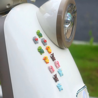 Bộ sticker trang trí ô tô 3D siêu cute, họa tiết thú cưng và nhân vật hoạt hình, không gây cản trở tầm nhìn