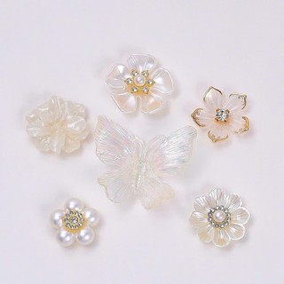 Set Charm Hồ Điệp Ngọc Trai Ánh Xà Cừ ✨🦋 Charm Bướm Trắng Hoa Pha Lê Pearl Luxury Gắn Dép Crocs Siêu Sang Chảnh