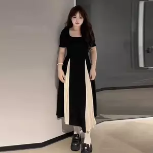 Fat mm Kích thước lớn Tính khí Váy thêu cổ vuông màu đen Nữ mùa hè eo hẹp thời trang Châu Âu S