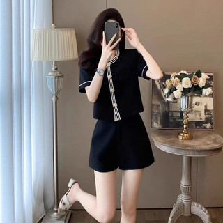 Bộ đồ thể thao mùa hè thời trang và sành điệu dành cho phụ nữ nhỏ nhắn, gồm áo tay ngắn và quần short