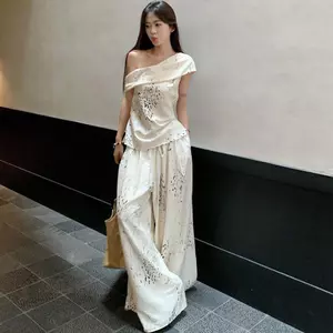 Phong cách tối giản Thiết kế sang trọng In hình đẹp Quần chéo đeo vai mùa hè Bộ đồ quần ống rộng phong cách mới