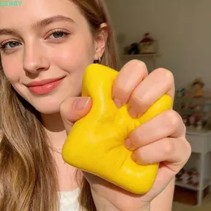 Đồ chơi bóp bánh mì nướng kem QEARY, Mô phỏng TPR Cream Toast Pinch Đồ chơi, Silicone dễ thương Mới lạ Hoạt hình mềm mại Đồ chơi thần tài cho trẻ em Búp bê xảo quyệt