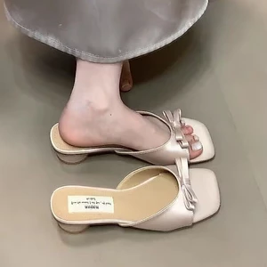 Phong cách Pháp nơ đẹp dép gót dày dành cho nữ mặc ngoài bằng sa tanh giày sandal hở mũi vuôn