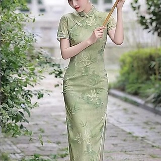 Áo sườn xám cải tiến màu xanh, phong cách Trung Hoa sang trọng, phù hợp mùa hè