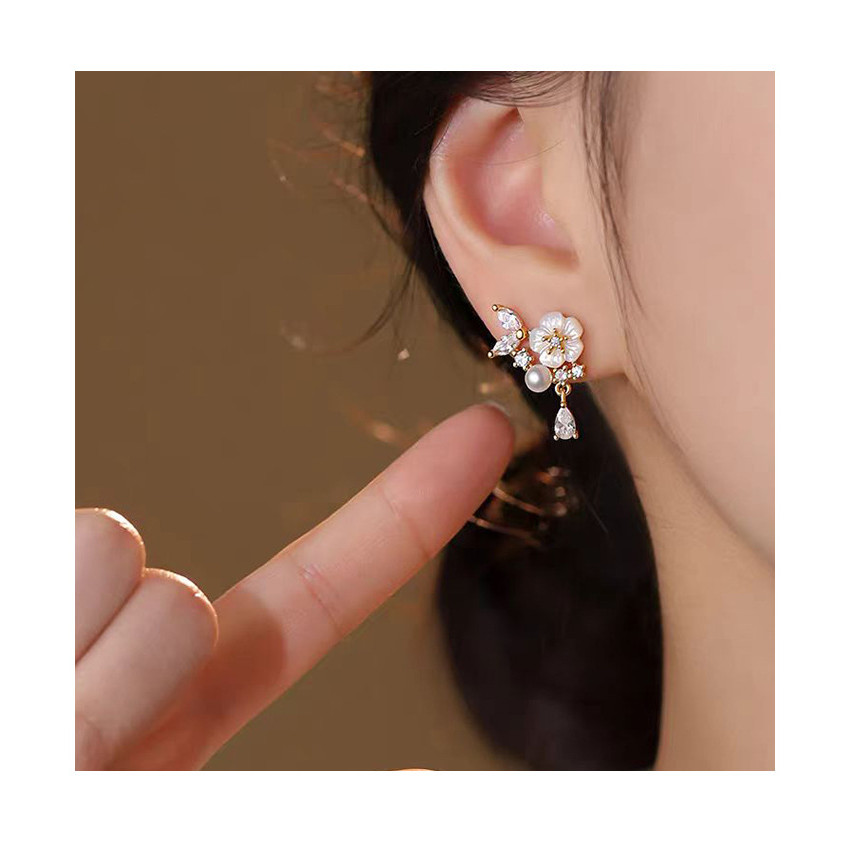 Bông tai Camellia tinh tế bạc S999
