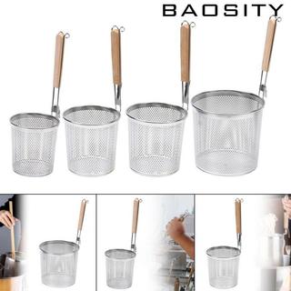 Giỏ đựng thức ăn bằng lưới thép không gỉ có tay cầm bằng gỗ để thoát nước nấu sôi trong nhà bếp