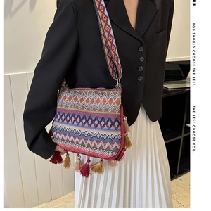 Dung Tích Lớn Tua Rua Độc Đáo Nhỏ Túi Vuông Phong Cách Mới Đeo Vai Túi Bohemian Niche Nữ Túi