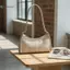 Túi đeo nách tối giản hợp thời trang cho nữ BeautifulHomeA có thiết kế lưới cho những chuyến đi cuối tuần VN