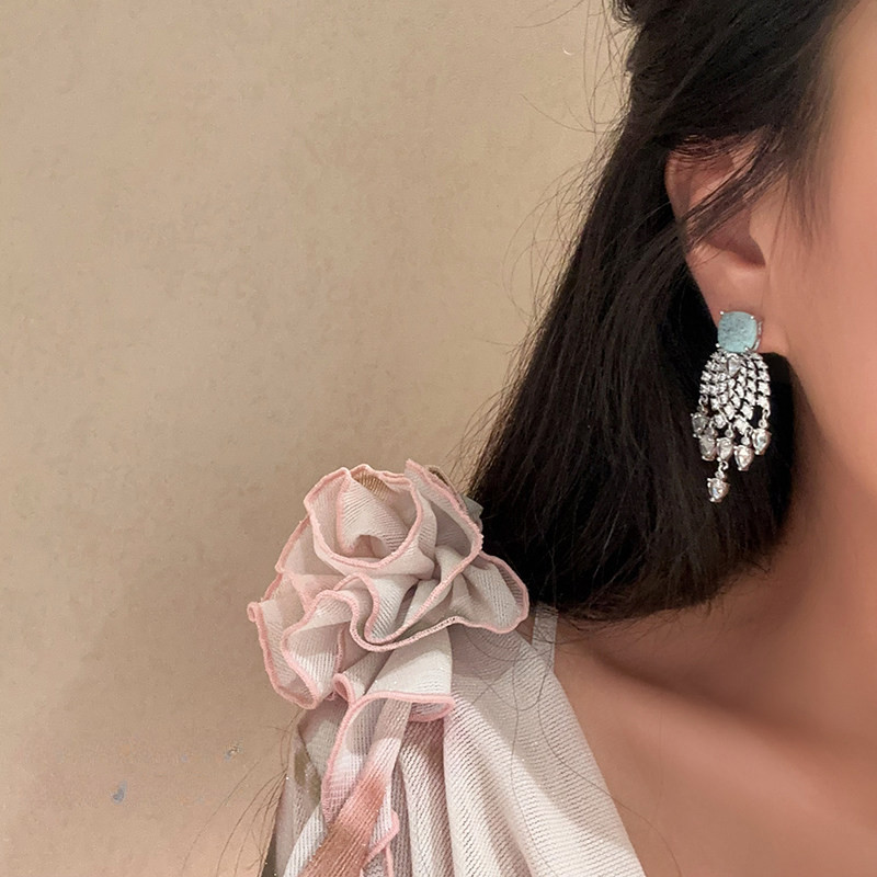 Bông tai hoa sang trọng nhẹ nhàng thời trang Bông tai mới thanh lịch và tinh tế