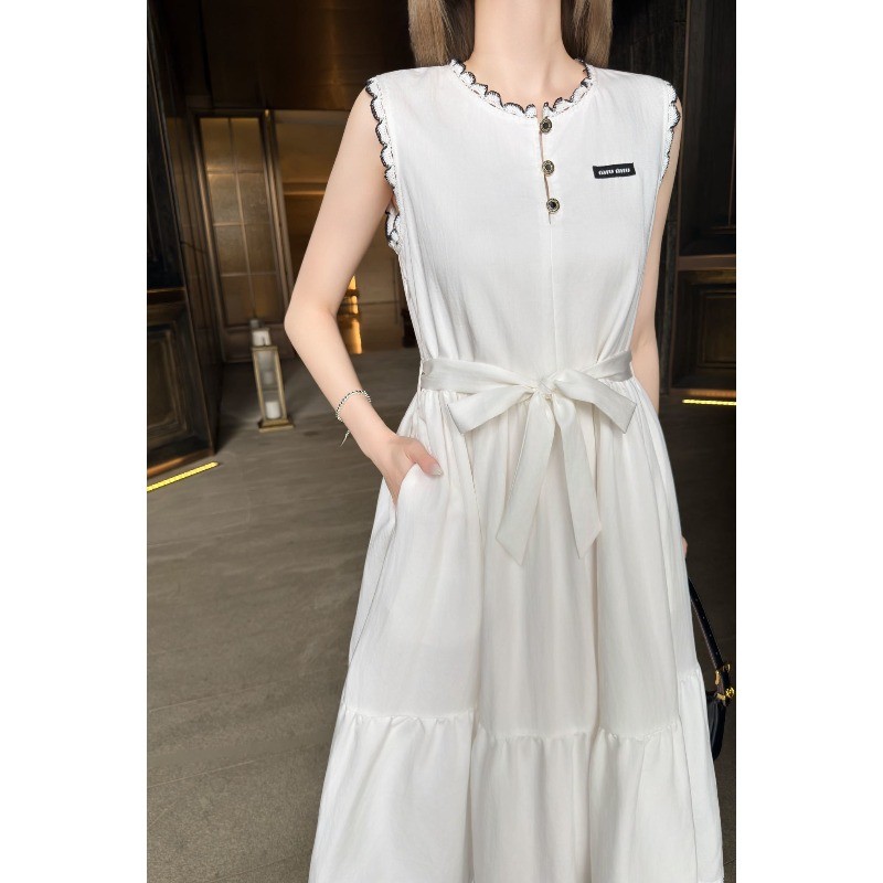 Váy nữ dài vừa phải mới có ve áo và thêu cotton chéo