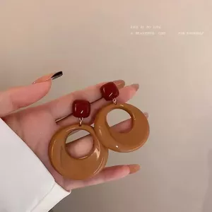Pháp Retro Bạc Kim Tròn Phẳng Tròn Nhựa Tua Rua Bông Tai Nhẹ Sang Trọng Cao Cấp Bông Tai Thời Trang Phù Hợp Với Tất Cả Trận Đấu Bông Tai 2026-6-1
