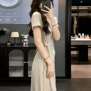 Bộ hai mảnh phong cách Hàn Quốc 2026 Bộ váy sang trọng thông thường dành cho nữ mùa hè