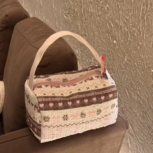 Phong Cách Mới Bong Bóng Cotton Túi Đựng Mỹ Phẩm Dung Tích Lớn Di Động Túi Vệ Sinh Túi Bảo Quản Ba Chiều Siêu Dễ Thương Handba