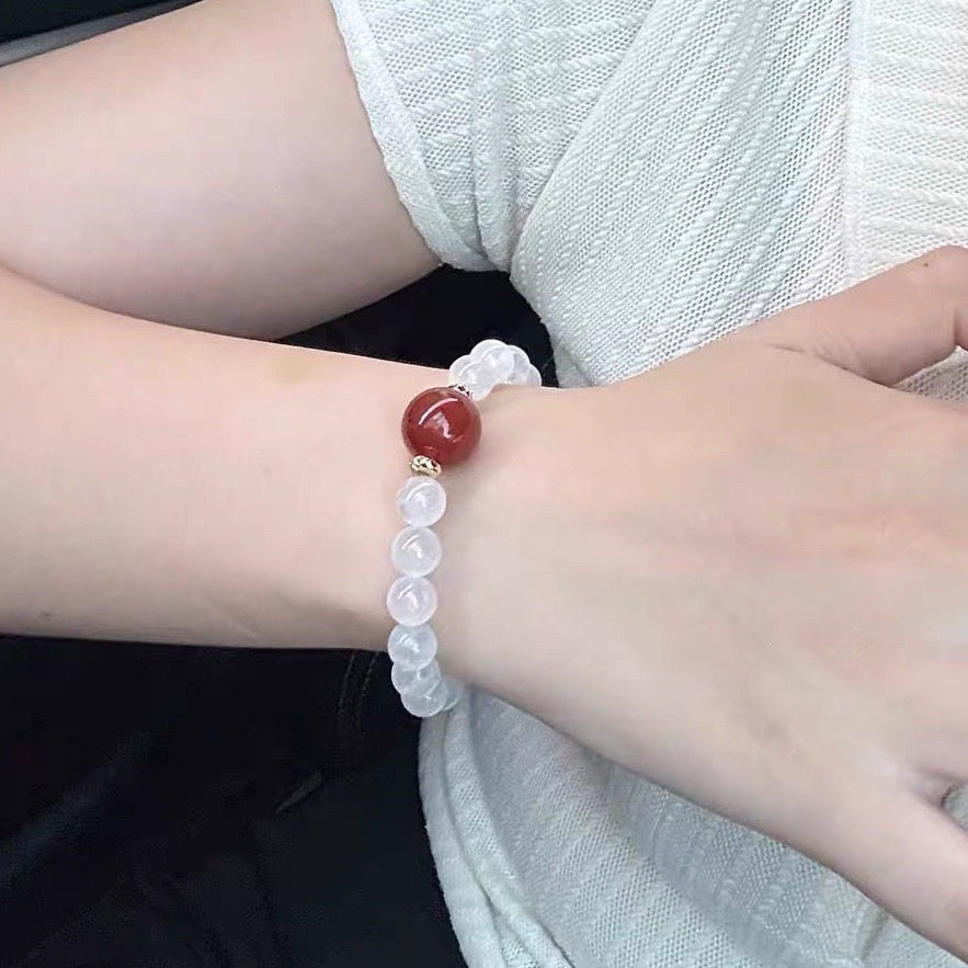 Vòng tay mã não trắng tự nhiên thời trang và tươi mát