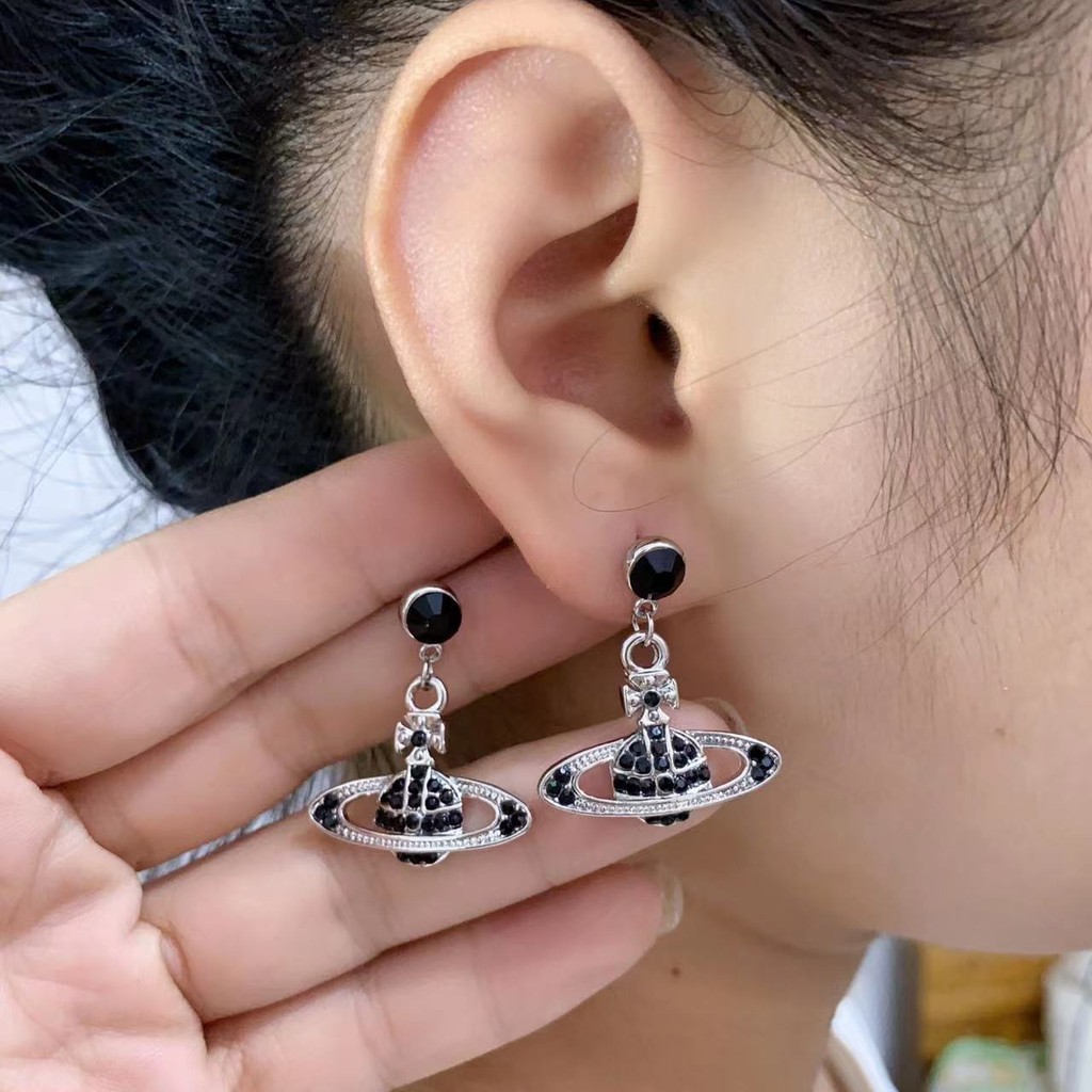 Bông tai nữ hành tinh thời trang cổ điển