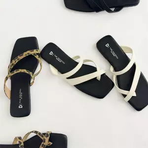TT Mùa Hè 2026 Phong Cách Mới Đi Biển Đeo Chéo Flip-Flops Nữ Phẳng Mở Mũi Da Báo In Dép Dép