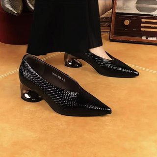 Giày Cao Gót Nữ Mũi Nhọn Dày Gót Trượt Trên Miệng Nông