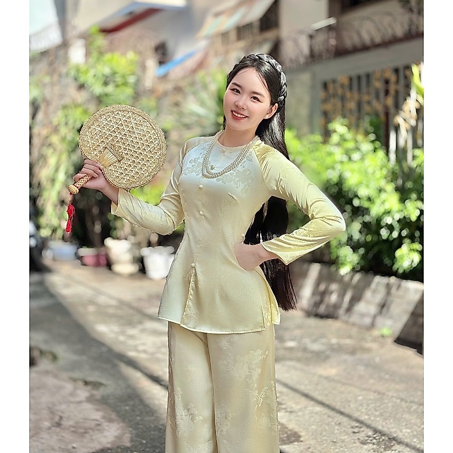 Hân Nguyễn Áo Bà Ba - B.A198 - Áo Gấm Hoa Hồ Điệp Cổ Tròn Nút Bọc Nụ Dây Kéo ( Quần Dây Kéo Cùng Chất )