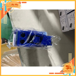 Cắt Băng Keo Để Bàn Trung TTM No.2003 Khung Sắt Bền Đẹp – Khay Cắt Băng Dính Tích Hợp 2 Lỗ Cắm Bút