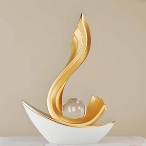 Crystal Ball Sailboat Trang trí trang trí thuyền buồm nhựa trắng và vàng Trang trí hiện đại để sử dụng trang trí