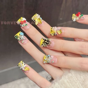 10 Chiếc Móng Tay Giả Màu Vàng Hồng Với Ong Bướm Hoa Kim Cương Giả Thiết Kế Cho Tiệc Cưới