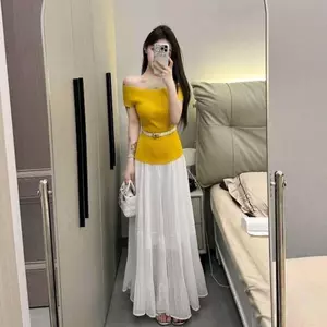 Tay ngắn dệt kim một vai + Váy xếp li Bộ đồ hai mảnh Phiên bản vừa vặn Bộ đồ thời trang mùa hè 2026
