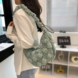Túi đeo vai và đeo chéo đa năng đám mây xếp ly thông thường phong cách Hàn Quốc