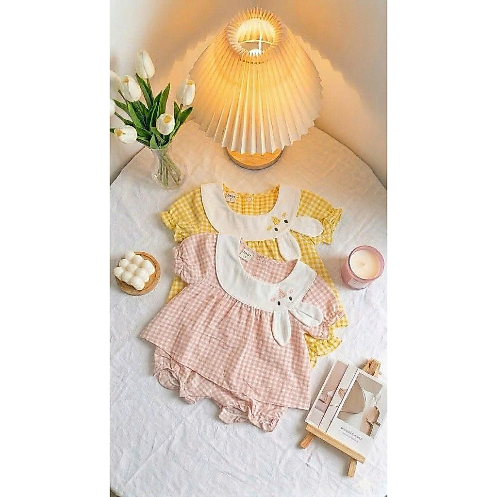 Bộ đũi cổ yếm thêu thỏ cho bé gái chất mát mẻ 6-16kg