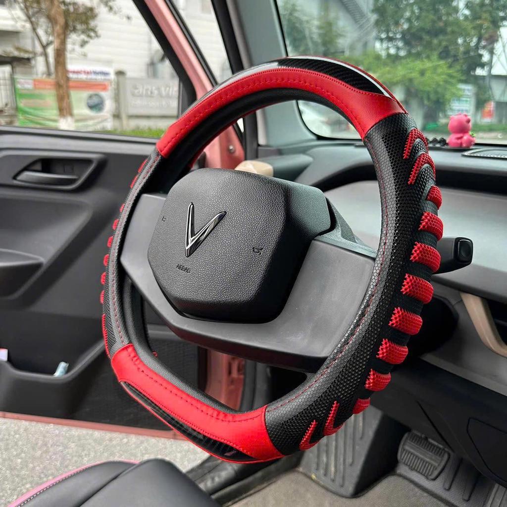 Bọc vô lăng D-cut thể thao form méo cho VinFast VF3 VF5 VF6 VF7 VF8 VF9 VFe34 Limo Green Herio Green – ôm khít vô lăng