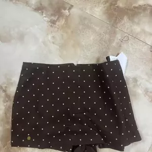 Áo sơ mi ngắn tay hoa nhỏ phong cách phương Tây kiểu Pháp có viền nấm + Váy chấm bi Bộ đồ hai mảnh