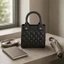 Quilted Tote Túi xách Cutout Tính năng unfastenTop Tote Túi xách Phụ kiện thời trang Tấm bên gia cố Tay cầm tròn