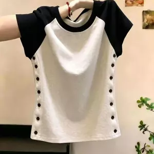 Áo thun ngắn tay màu sắc tương phản phong cách Mỹ dành cho nữ mùa hè Thiết kế ngực phù hợp Bao da thịt Slimer Look Top