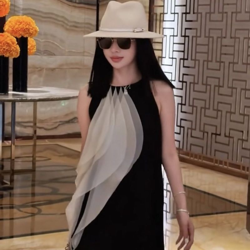 Mùa Xuân Mùa Hè 2026 Phong Cách Mới Đen Trắng Khâu Vải Tuyn Áo Vest Nhỏ Chữ A Đầm Tính Khí Hepburn Phong Cách Đầm Nhỏ Đen