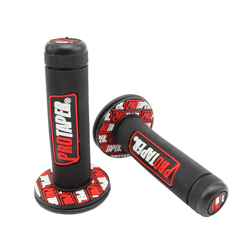 Tay lái xe máy địa hình