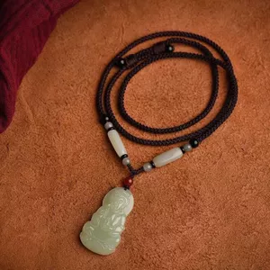 Guanyin Mặt Dây Chuyền Mặt Cười Phật Vòng Cổ Cao Cấp Dây Đàn Hồi Áo Len Dây Xích Benming Năm Bùa Hộ Mệnh Nam Nữ Retro Tặng 26.3.22