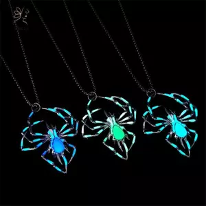 HNKMP 3D UV Glow In The Dark Spider Nelace, Gothic Hip Hop Hợp kim Côn trùng Halloween Goth Phụ kiện.