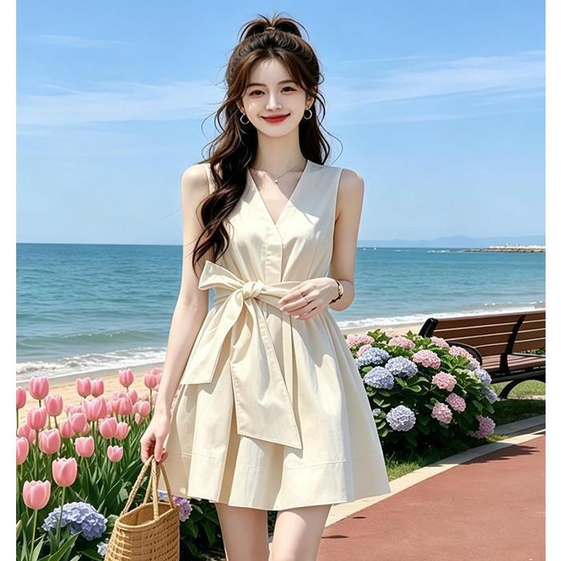[Giảm giá trong thời gian có hạn] Đầm Vest không tay cổ hẹp sang trọng thời trang dành cho nữ Mùa hè Phong cách mới Cổ chữ V kiểu Pháp có dây buộc Mi