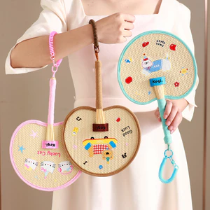 Hoạt Hình Quạt Truyền Nhiệt Mùa Hè Pu Quạt Handmade Cũ Tay Quay Mát Plantain Phong Cách Trung Hoa Cho Bé Trẻ Em Quạt