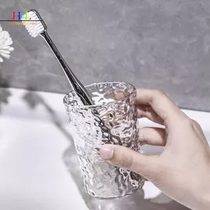 Cốc đựng bàn chải đánh răng bằng nhựa HL có tay cầm Phòng tắm gia đình Tumblers Cốc di động Hộp đựng bàn chải đánh răng trong suốt LMWU